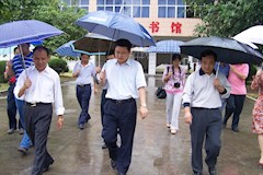 2009年10月13日，时任教育厅副厅长黄宇视察我院